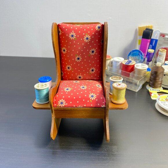Sewing rocking Chair With Pin Cushion, Threads and Tools, Sewing Thread Holder - Picture 3 of 10